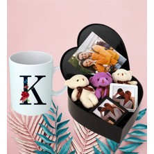 Kişiye Özel Fotoğraflı Tasarımlı Kalp Kutu ve  Üç Lü Peluş Ayıcık Anahtarlık Buketi  Ikili Çerçeve ve Baş Harf ve Isimli Kupa