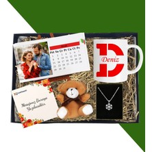 Kişiye Özel Yatay Masaüstü Her Ay Için Özel 12 Fotoğraflı Masa Takvim ve Kupa Bardak Peluş Ayıcık Kartanesi Gümüş Kaplama Kolye