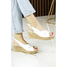 Erkan Saçmacı Luna Beyaz Hakiki Dana Derisi Çapraz Bantlı Mantar Taban Görünümlü Dolgu Topuklu Sandalet