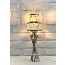 Modern Dekoratif Krom Metal Ayaklı Burgu Model Kristal Kademeli Taşlı Şapkalı Abajur Masa Lambası