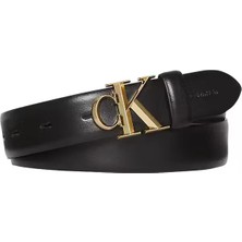 Calvin Klein Kadın Siyah Buckle 30 mm Logo Tokalı Kemer Yüksek Kalite Şık Tasarım ile Modern Kullanım