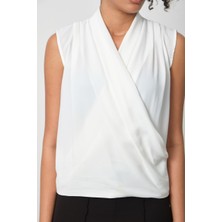 Kruvaze Yaka Kolsuz Saten Bluz