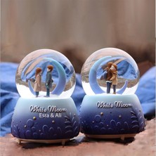 Kişiye Özel White Moon Büyük Boy Püskürtmeli Işıklı Müzikli Kar Küresi