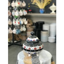 El Yapımı Siyah Çiçek Desenli Seramik Saksı – Kapaklı & Ayaklı Dekoratif Saksı