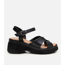 Hotiç Kadın Deri Siyah Dolgu Topuklu Sandalet