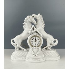 Şahlanan Atlar Temalı Dekoratif Saat 26 x 28 cm