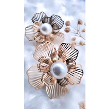 Gül Figürlü Incili Çelik Küpe