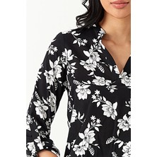 Kadın Siyah Çiçek Desenli V Yaka Bluz