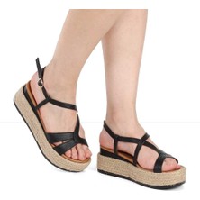 Kadın Siyah Hasır Tabanlı Deri Sandalet