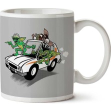 Gremlins Gizmo Tied To The Top Of A Car Iki Tarafı Baskılı Kupa Bardak