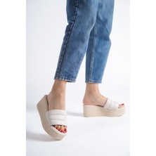 Reına Dolgu Topuklu Ortopedik Taban Hasır Görünümlü Kadın Terlik Ckt - Krem