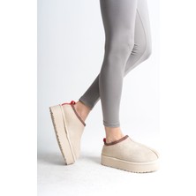 Leıla Bağcıksız Düz ve Kalın Taban Içi Kürklü Kısa Süet Kadın Bot  Ckt - Krem