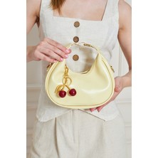 Zuna Noa Butter Yellow Mini Çapraz Askılı Charm Hediyeli Kadın El, Kol ve Omuz Çantası