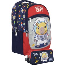 Capybara Erkek Çocuk Ilkokul Sırt Çantası ve Iki Gözlü Kalemlik Seti - Lacivert/kırmızı SETCPB5227C