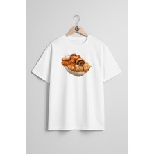 Oversize Bun Croissant Breakfast Kruvasan Göğüs Tasarımlı Unisex T-Shirt