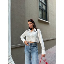 Kadın Yakası Püskül Boncuk Detaylı Gömlek