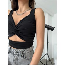 Askılı Sandy Göğüs Bağlamalı Sırt Dekolteli Crop-Bluz