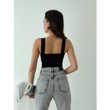 Askılı Sandy Göğüs Bağlamalı Sırt Dekolteli Crop-Bluz