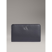 Calvin Klein Kadın Cüzdan LV04F1033GUB1 Siyah Minimalist Stil ve Kartlık Bölmeli Tasarım