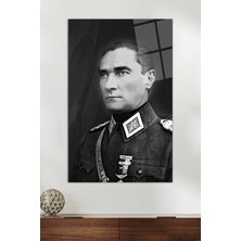 Siyah Beyaz Üniformalı Atatürk Cam Tablo, Modern Ev ve Ofis Dekoru, Hediyelik Duvar Dekorasyonu