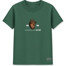 Kalp Çalar Yeşil Basic Tişört