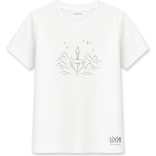 Astral Seyahat Çizimli Beyaz Basic Tişört