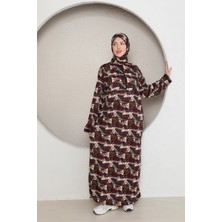 Defka Yarım Fermuarlı Şık Desenli Başörtülü Kadın Namaz Elbisesi Renkli