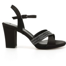 Gönderi(r) Kadın Siyah Taşlı Bilekten Bağlı Çapraz Bantlı Sandalet