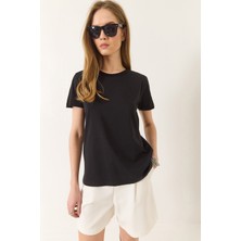 Shade Kadın % Organik Pamuklu Comfort Fit Arkası Uzun Basic T-Shirt