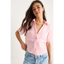 Shade Kadın Kendinden Çizgili Viskon Crop Gömlek Çift Cep Detaylı Şık Stil