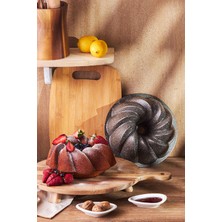 Gri Renkli Kek Kalıbı, Pratik ve Şık Tasarım ile Lezzetli Sunumlar Için