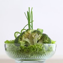 Turuncu Orta Boy Salata Kasesi, Şık ve Kullanışlı Mutfak Aksesuarı