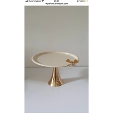 Krem Renk Gold Ayaklı Kelebekli Pasta Sunumu Dekoratif Kek Standı