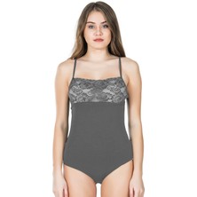 Pamuk Kumaş Ön Kısımları Geniş Dantel Işlemeli Ip Askılı Çıt Çıtlı Body Atlet