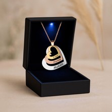 Işıklı Kutuda Üç Isimli Kalpler Gümüş Kolye