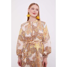 330288 Sıfır Yaka Yakası Fırfır Detaylı Yakadan Bele Kadar Düğmeli Kol Ucu ve Beli Lastikli Kuşaklı Elbise