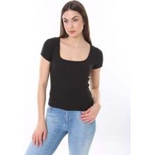 Kadın Siyah Kısa Kol Kare Yaka T-Shirt Bluz Fitilli Kaşkorse