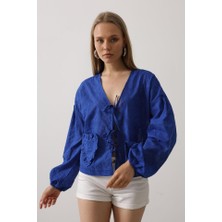 Asyahsap Kalp Detaylı Bağlamalı Brode Bluz - Saks