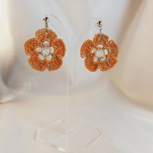 Crystal Atelier El Yapımı Örgü Çiçek Küpe | Yazlık, Hafif, Antialerjik Kadın Küpe Modelleri | Bohem Tarz El Yapımı Örgü Çiçek Küpe | Günlük ve Özel Gün Kullanımı Için | Zarif ve Modern Tasarım Küpe