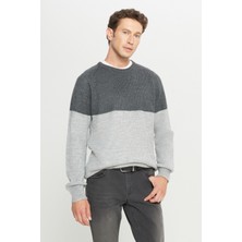 Standart Fit Normal Kesim Bisiklet Yaka Jakarlı Triko Kazak