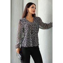 Kadın Siyah Beyaz Yaprak Desenli Şifon Uzun Kollu V Yaka Rahat Kalıp Bluz – Lupinn Moda Kadın Bluz