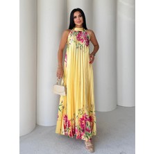 By Kadriye Yılmaz Yongi Boyundan Bağlamalı Pembe  Çiçek Desenli Saten Elbise Sarı