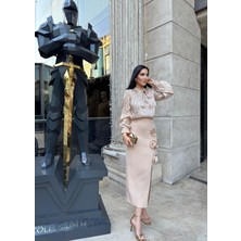 By Kadriye Yılmaz Rosie Gül Etek Detaylı Takım Bej