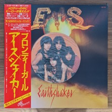 Earthshaker –  Blondie Girl