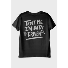 Nuugg Data Analizi Sevenlere Özel Minimalist 'I'M DATA-DRIVEN' Siyah Tişört