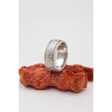 Ortası Desenli Puantiyeli Bayan Gümüş Alyans