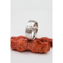 Rodyumlu Yarım Tur Broseli Bayan Gümüş Alyans