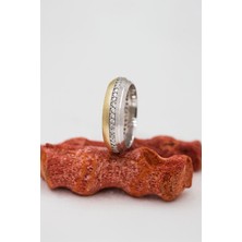 Kenarı Altın Renk Şeritli Bayan Gümüş Alyans