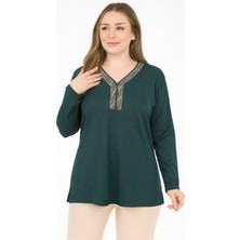 Kadın Orta Yaş ve Üzeri V Yaka Desenli Yırtmaçlı Zümrüt Anne Penye Bluz