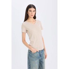 DeFacto Regular Fit V Yaka Basic Düz Ribana Kısa Kollu Tişört B6436AX25SP